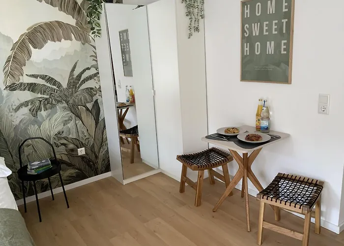 Balcony - - Free Parking Apartment